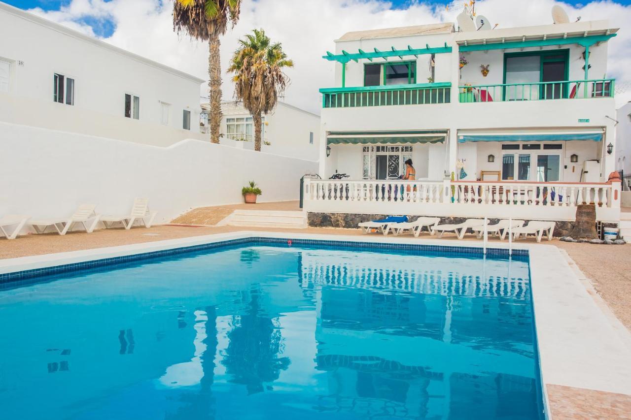 Apartamentos Haria En Puerto Del Carmen Tías Esterno foto