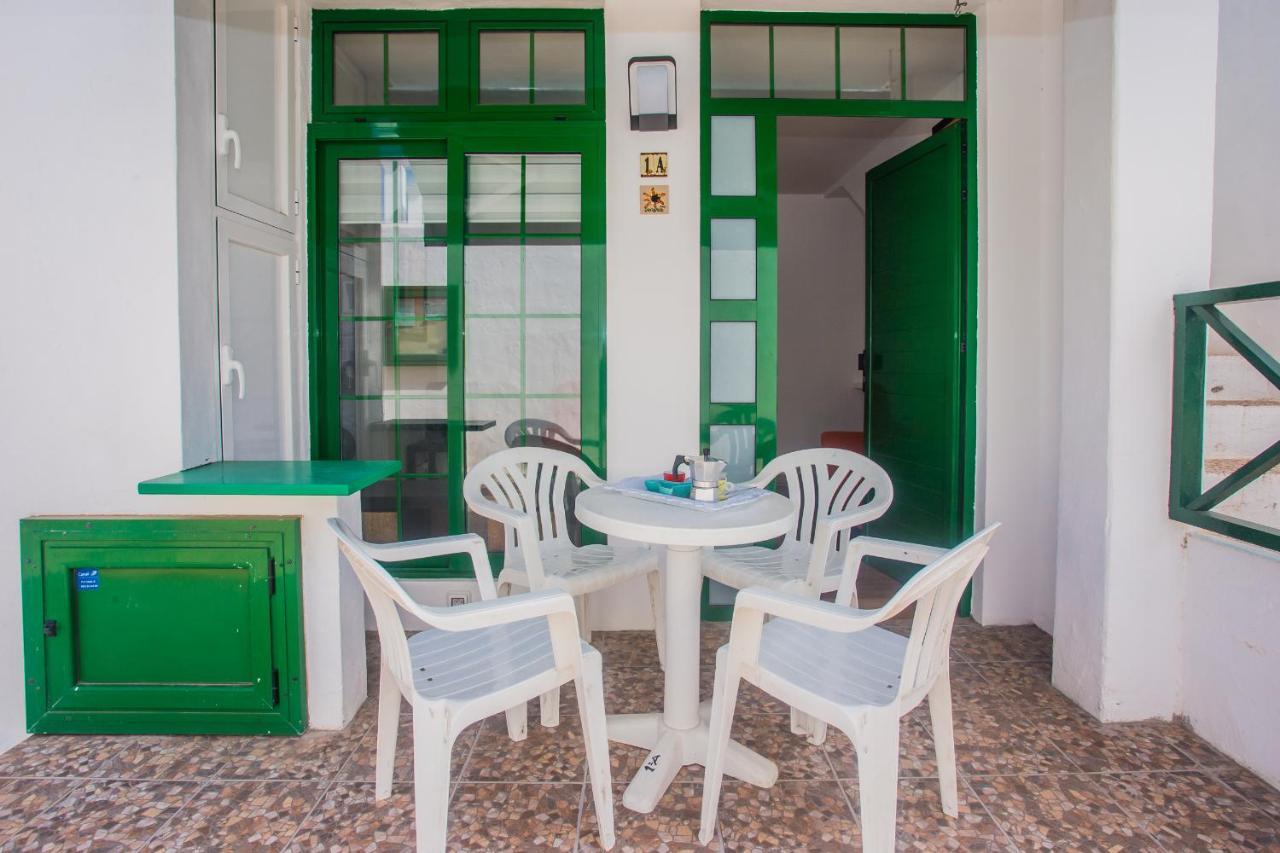 Apartamentos Haria En Puerto Del Carmen Tías Esterno foto