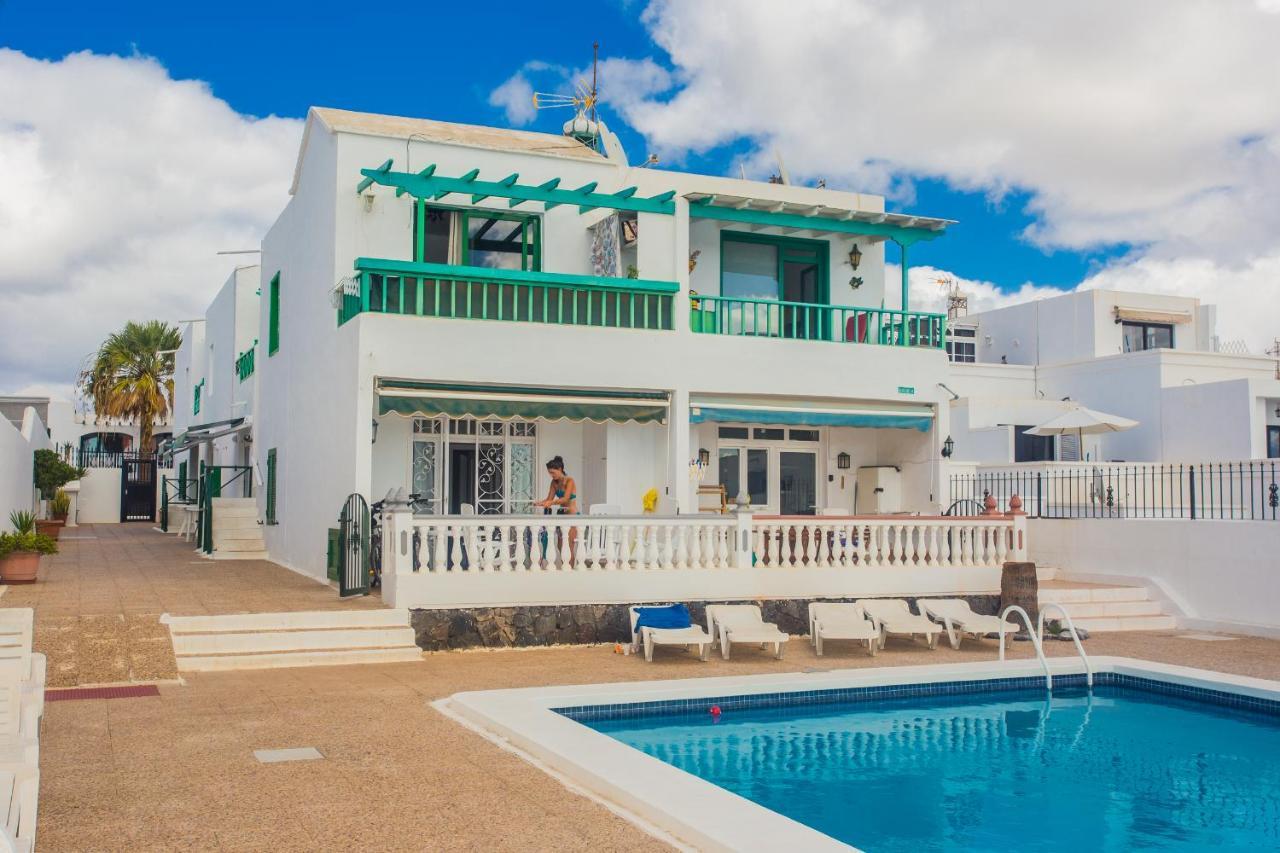 Apartamentos Haria En Puerto Del Carmen Tías Esterno foto